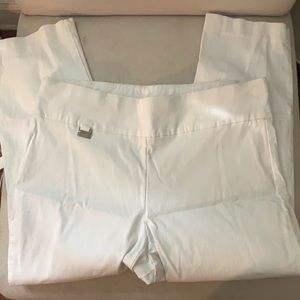 Alfani woman’s cropped rayon pants